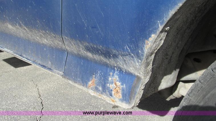 image for item E3645 1995 Ford F350 XL flatbed truck