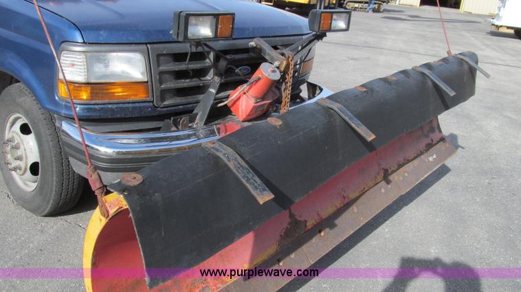 image for item E3645 1995 Ford F350 XL flatbed truck