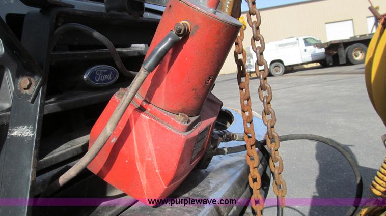 image for item E3645 1995 Ford F350 XL flatbed truck