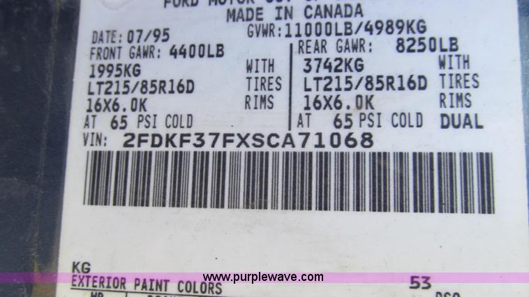 image for item E3645 1995 Ford F350 XL flatbed truck