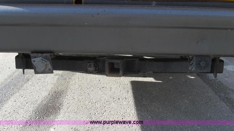 image for item E3647 2005 Ford E350 van