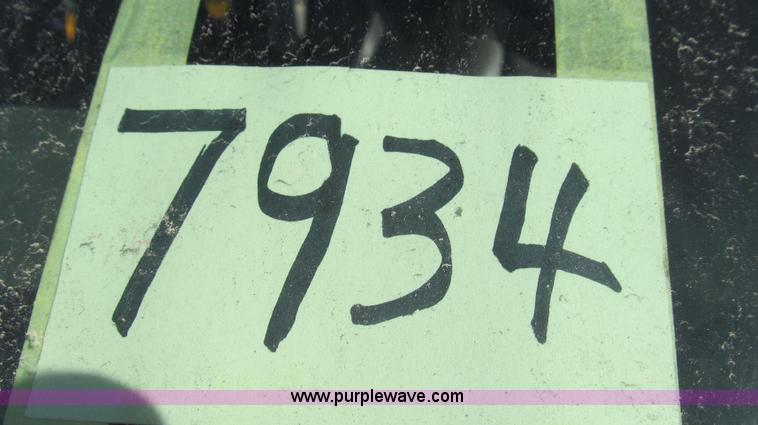 image for item E3648 2007 Chevrolet Express G3500 van