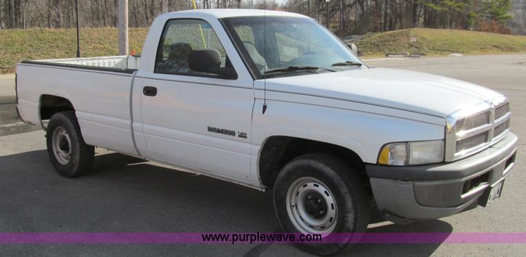 image for item E3649 1999 Dodge Ram 1500 pickup truck