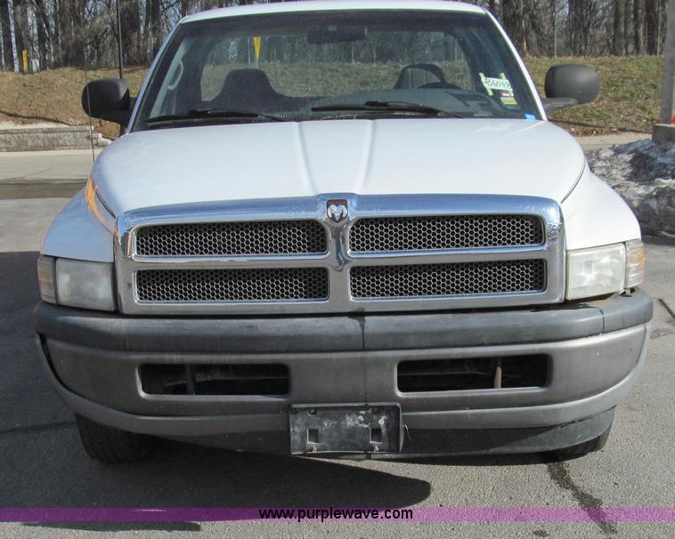 image for item E3649 1999 Dodge Ram 1500 pickup truck