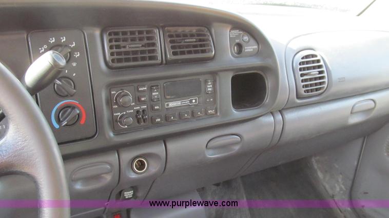 image for item E3649 1999 Dodge Ram 1500 pickup truck