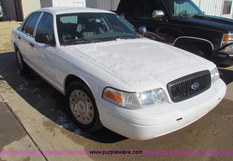 image for item E8314 2004 Ford Crown Victoria Police Interceptor
