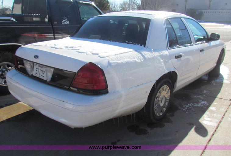 image for item E8314 2004 Ford Crown Victoria Police Interceptor