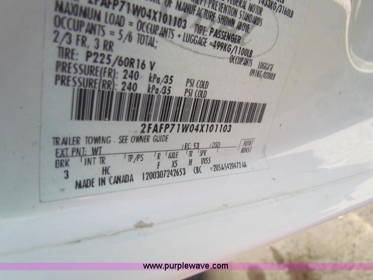 image for item E8314 2004 Ford Crown Victoria Police Interceptor