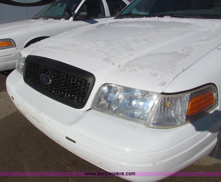 image for item E8314 2004 Ford Crown Victoria Police Interceptor