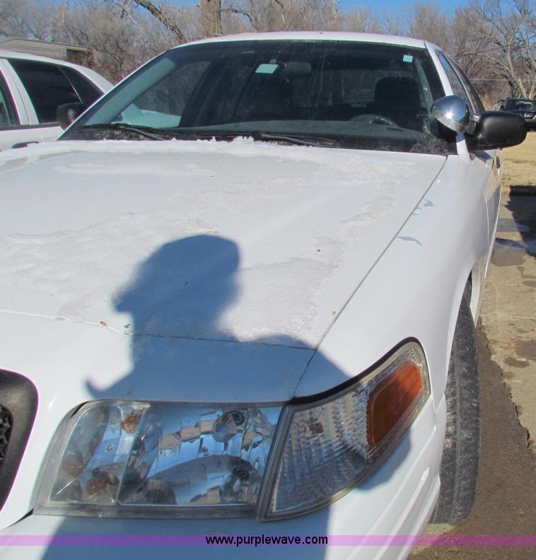 image for item E8314 2004 Ford Crown Victoria Police Interceptor