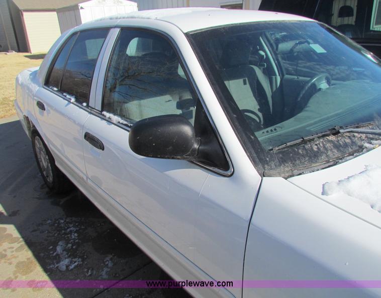 image for item E8314 2004 Ford Crown Victoria Police Interceptor