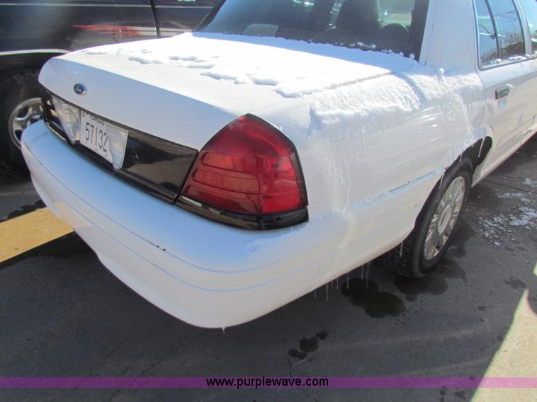 image for item E8314 2004 Ford Crown Victoria Police Interceptor