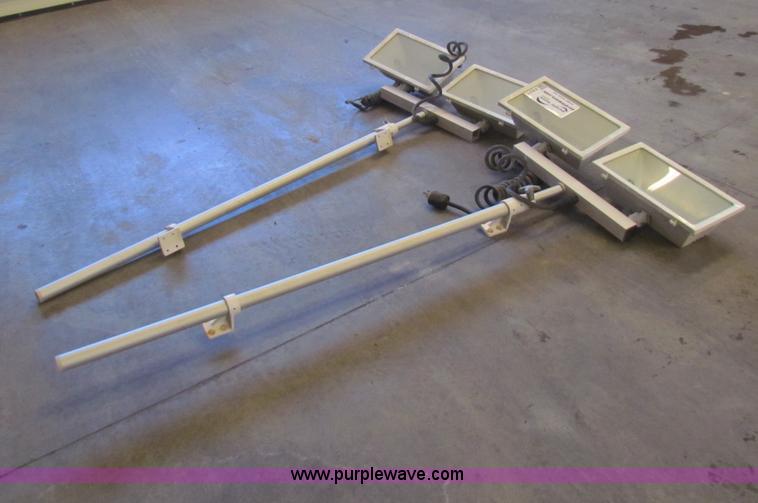 image for item E8317 (2) portable light towers