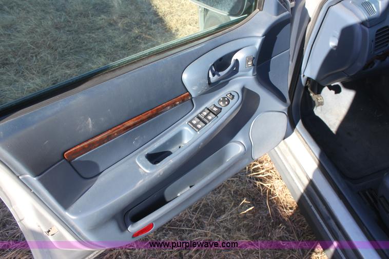 image for item E8359 2004 Chevrolet Impala