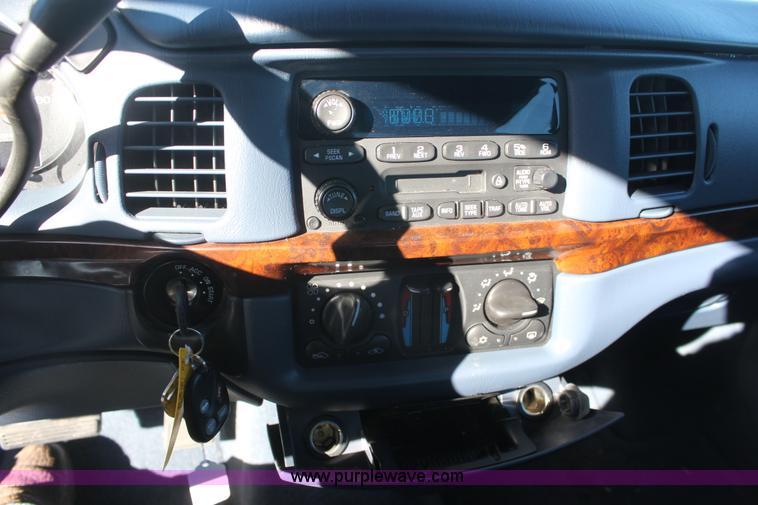 image for item E8359 2004 Chevrolet Impala