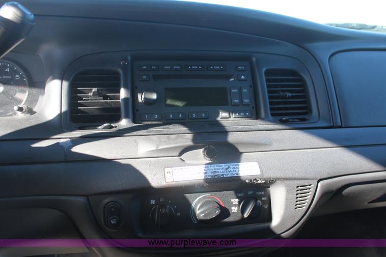 image for item E8364 2008 Ford Crown Victoria Police Interceptor