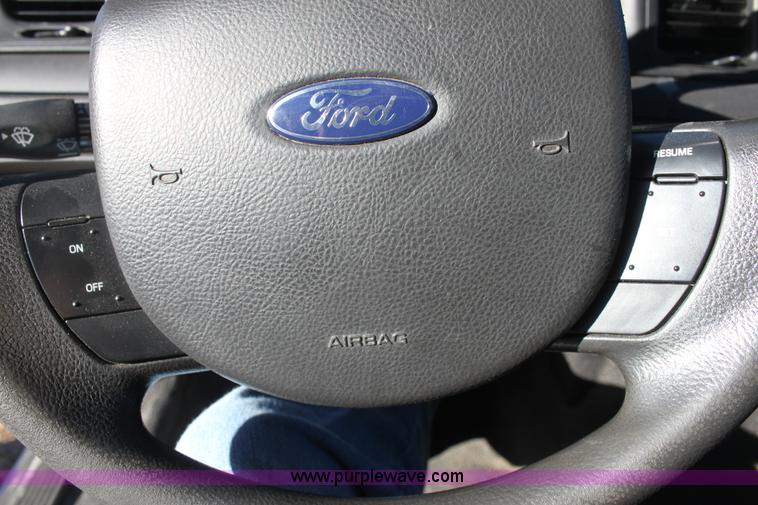 image for item E8364 2008 Ford Crown Victoria Police Interceptor