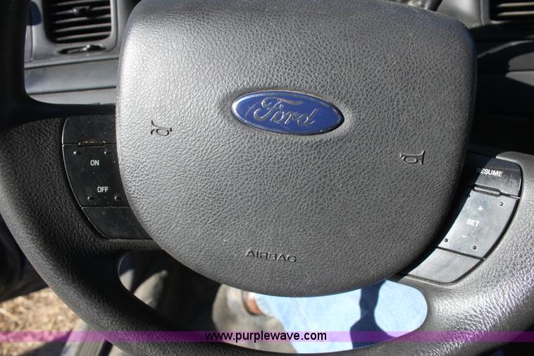 image for item E8365 2006 Ford Crown Victoria Police Interceptor