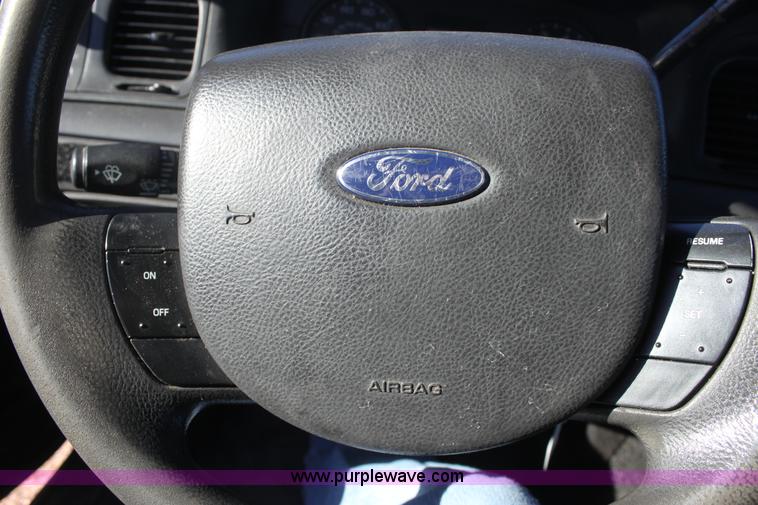 image for item E8367 2008 Ford Crown Victoria Police Interceptor