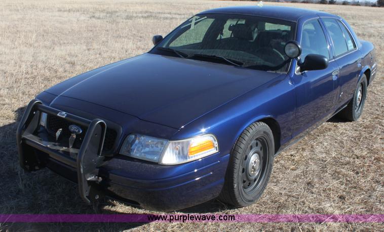 image for item E8368 2006 Ford Crown Victoria Police Interceptor