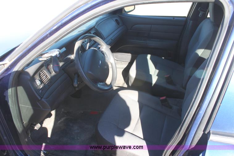 image for item E8368 2006 Ford Crown Victoria Police Interceptor