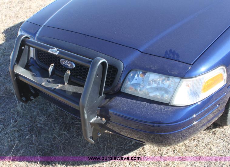 image for item E8368 2006 Ford Crown Victoria Police Interceptor
