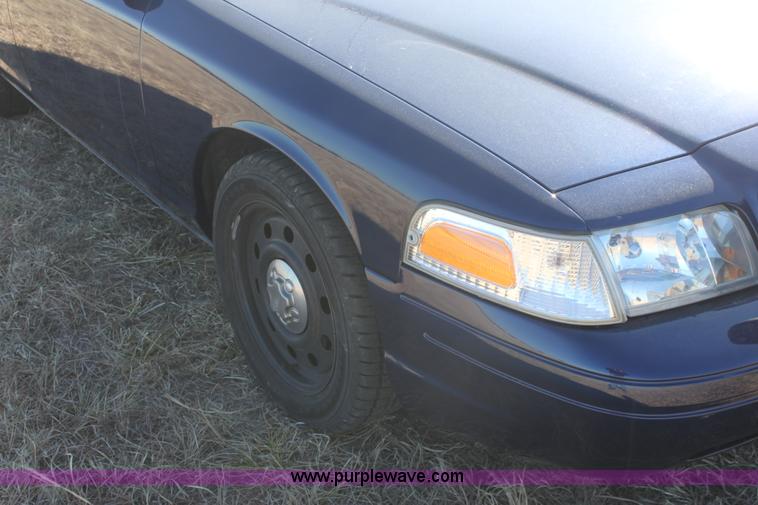 image for item E8368 2006 Ford Crown Victoria Police Interceptor