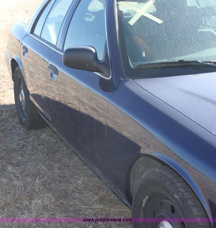image for item E8368 2006 Ford Crown Victoria Police Interceptor