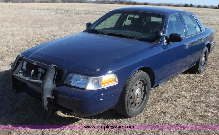 image for item E8370 2007 Ford Crown Victoria Police Interceptor