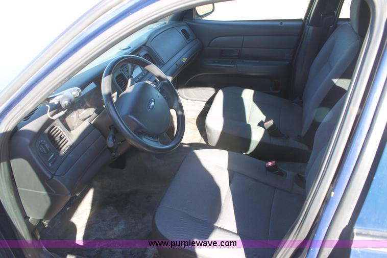 image for item E8370 2007 Ford Crown Victoria Police Interceptor