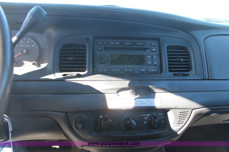 image for item E8370 2007 Ford Crown Victoria Police Interceptor