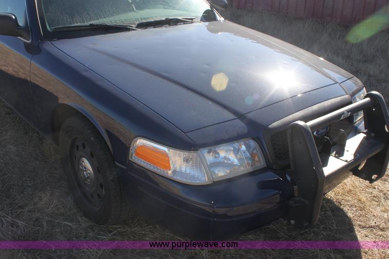 image for item E8370 2007 Ford Crown Victoria Police Interceptor