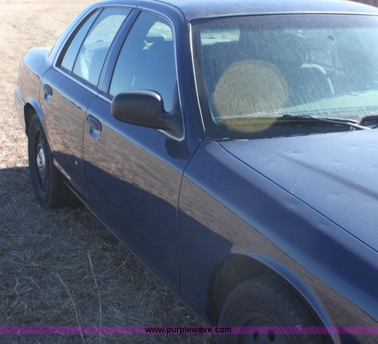 image for item E8370 2007 Ford Crown Victoria Police Interceptor