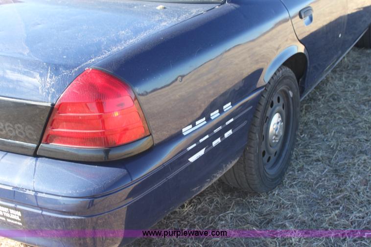 image for item E8370 2007 Ford Crown Victoria Police Interceptor