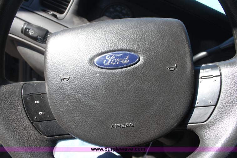 image for item E8371 2008 Ford Crown Victoria Police Interceptor