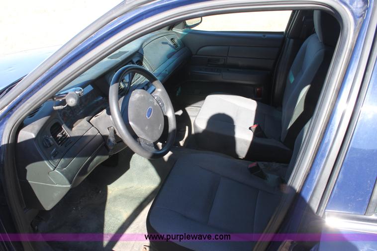 image for item E8372 2008 Ford Crown Victoria Police Interceptor