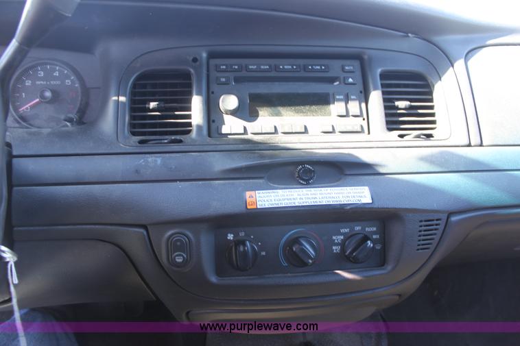 image for item E8372 2008 Ford Crown Victoria Police Interceptor