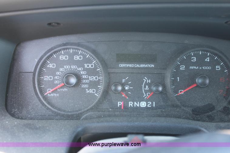 image for item E8372 2008 Ford Crown Victoria Police Interceptor