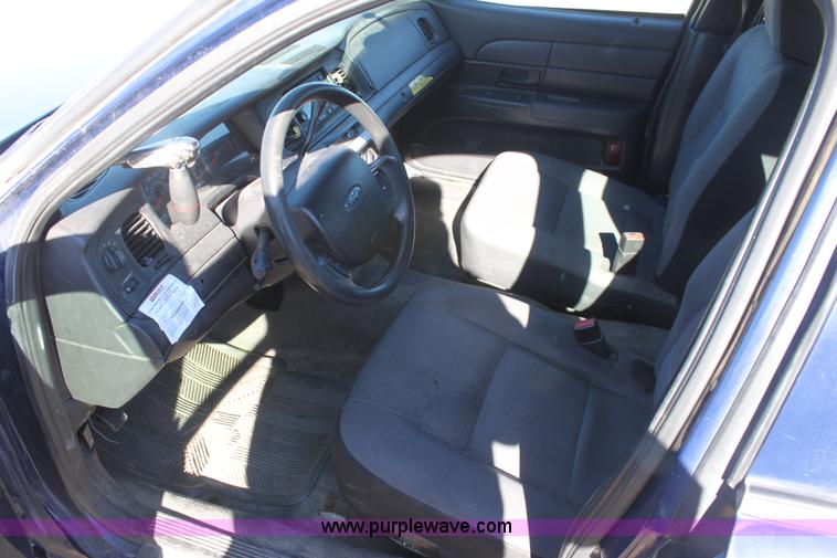 image for item E8373 2007 Ford Crown Victoria Police Interceptor