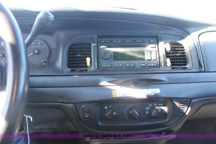 image for item E8373 2007 Ford Crown Victoria Police Interceptor