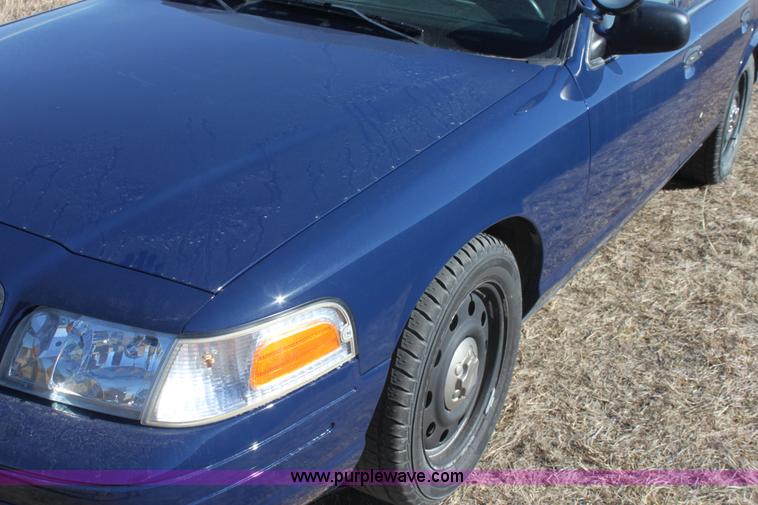 image for item E8373 2007 Ford Crown Victoria Police Interceptor
