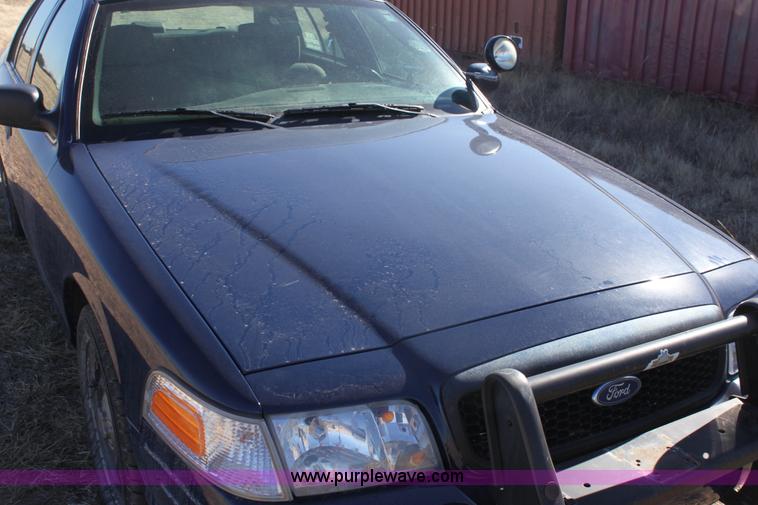 image for item E8373 2007 Ford Crown Victoria Police Interceptor