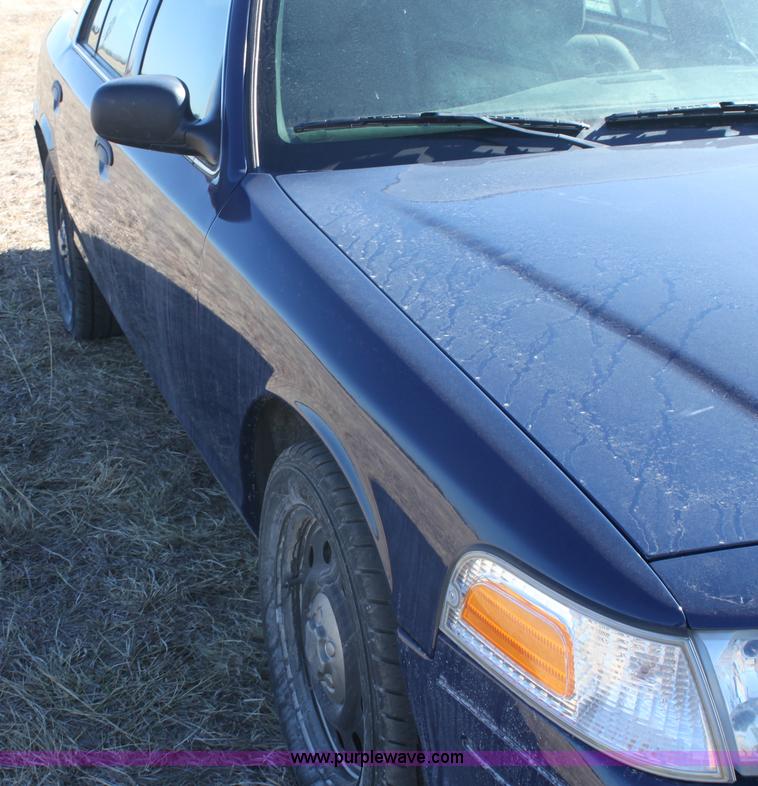 image for item E8373 2007 Ford Crown Victoria Police Interceptor