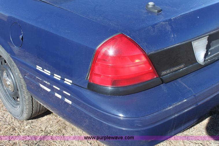 image for item E8373 2007 Ford Crown Victoria Police Interceptor
