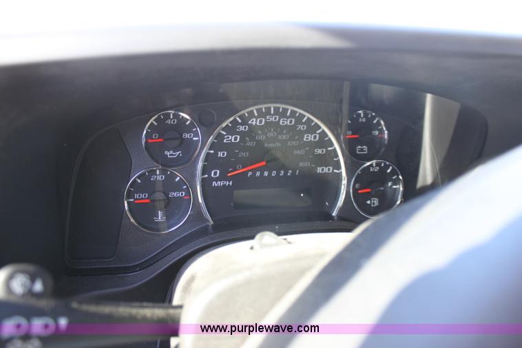 image for item E8374 2009 Chevrolet Express 3500 van