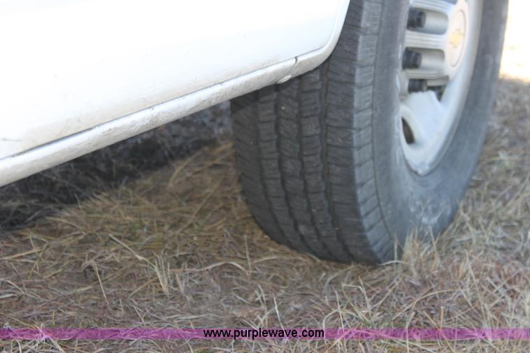 image for item E8374 2009 Chevrolet Express 3500 van