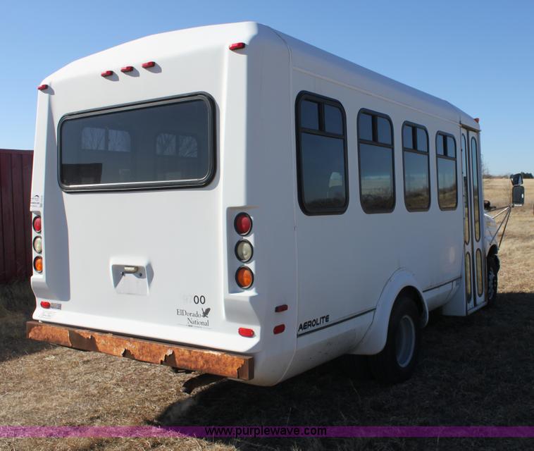 image for item E8376 2001 Ford Econoline E350 Super Duty bus