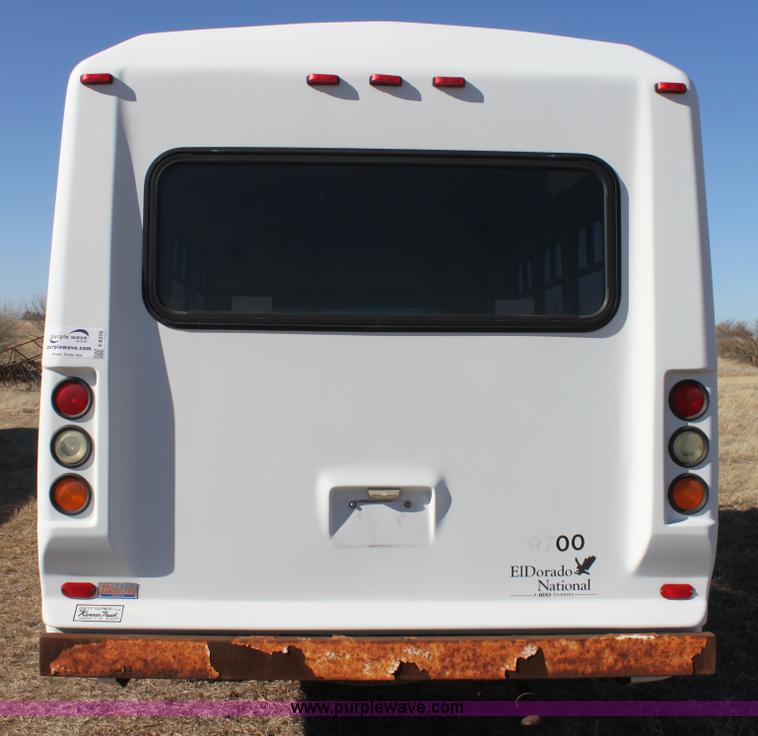 image for item E8376 2001 Ford Econoline E350 Super Duty bus