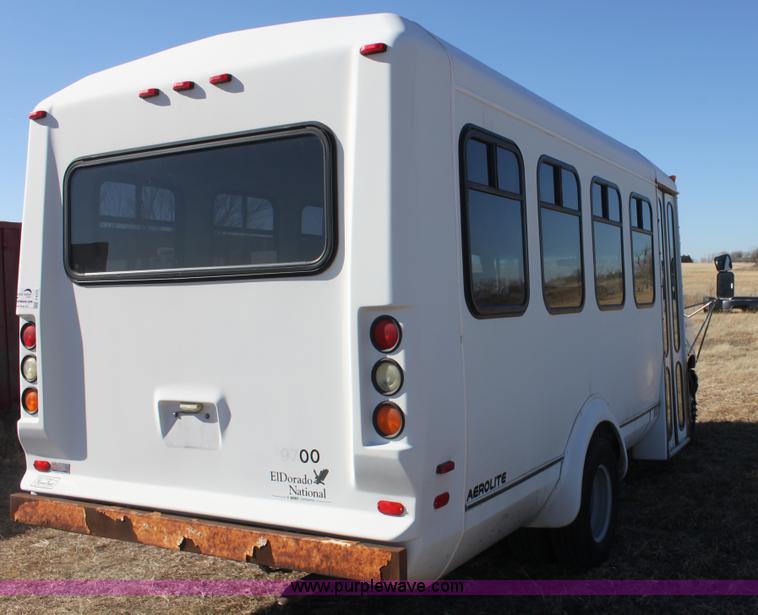 image for item E8376 2001 Ford Econoline E350 Super Duty bus