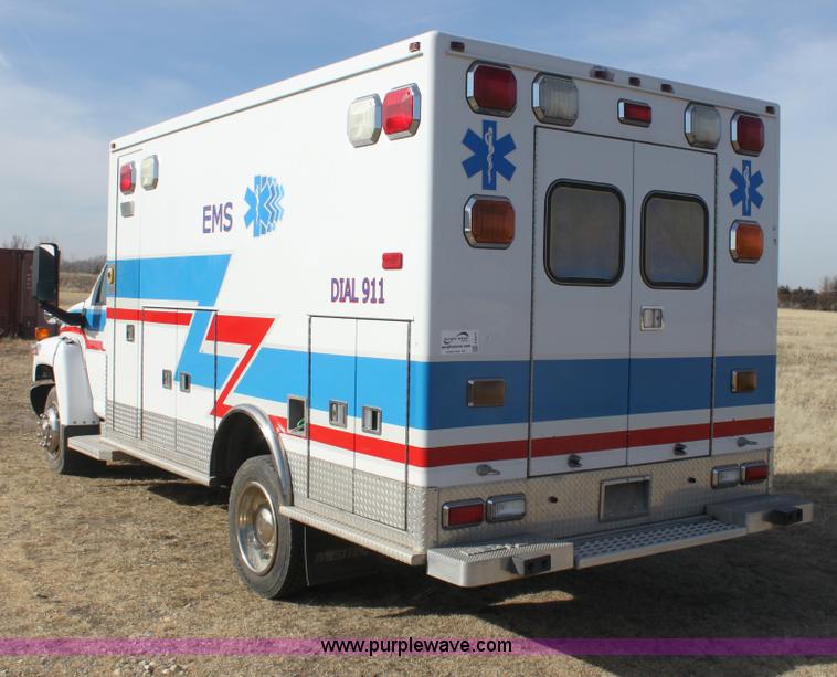 image for item E8377 2008 Chevrolet ambulance